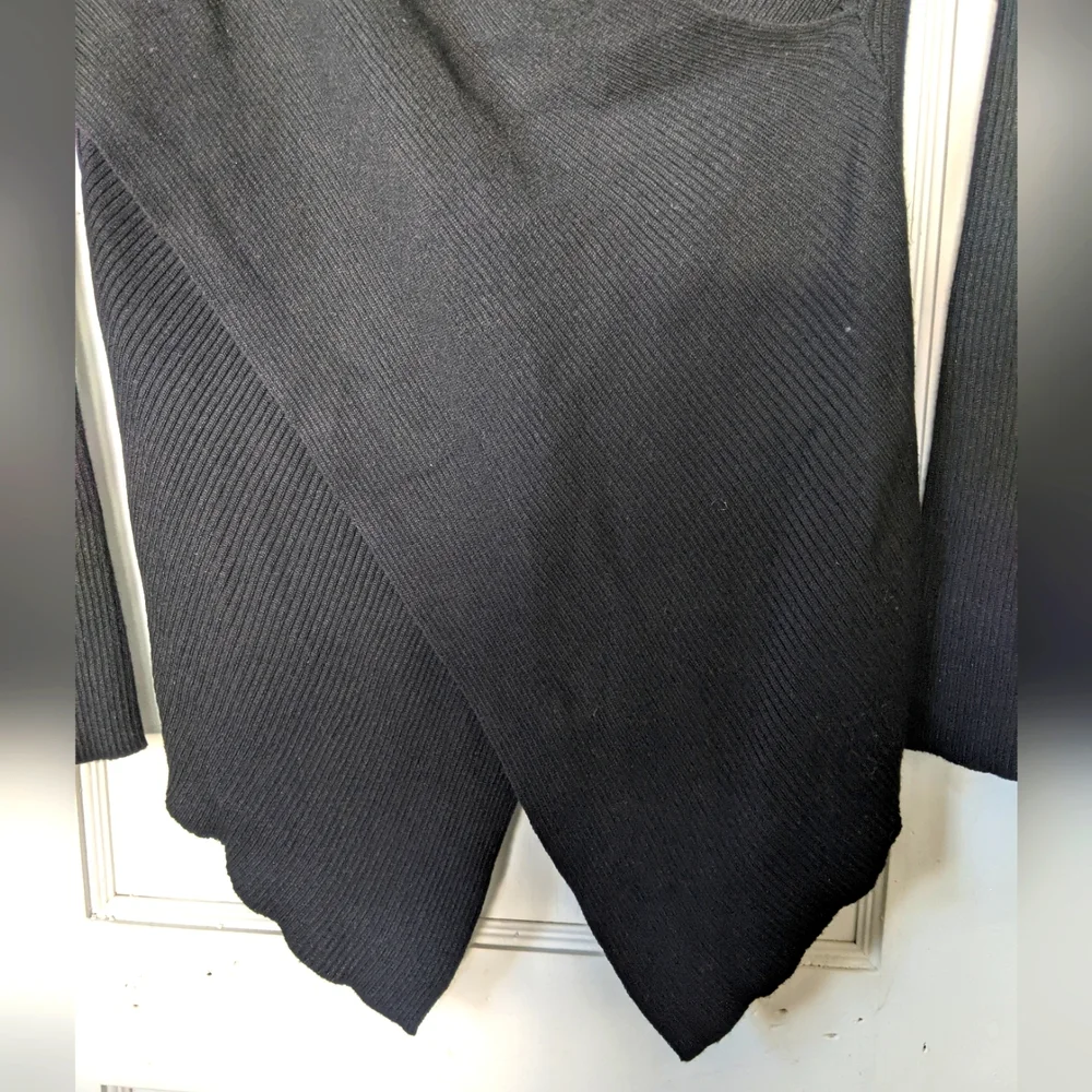 Love J Women's Asymmetrical Sweater - Picture 7 of 8